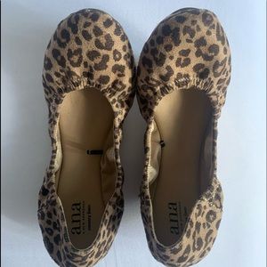 a.n.a Womens Joy Ballet Flats Round Toe in Leopard